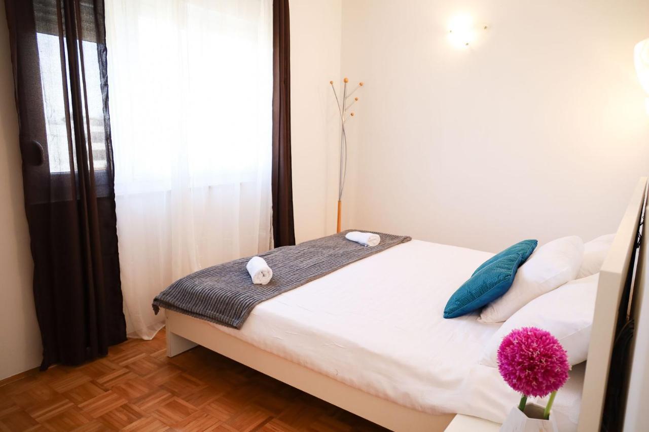 The Florens Residence Near The Beach With The Pool, Bbq And Kids Playground, Zadar Diklo Exterior foto