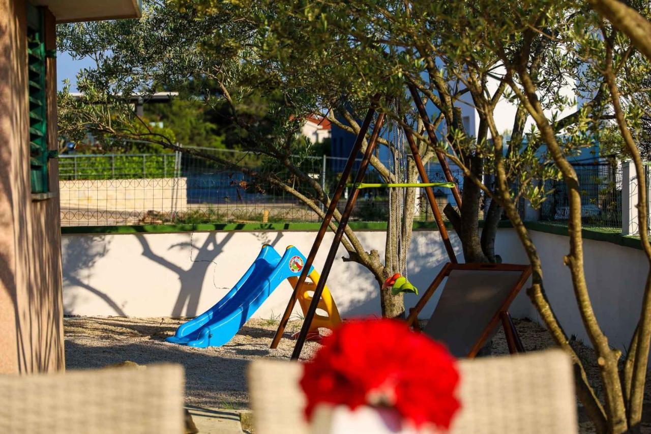 The Florens Residence Near The Beach With The Pool, Bbq And Kids Playground, Zadar Diklo Exterior foto
