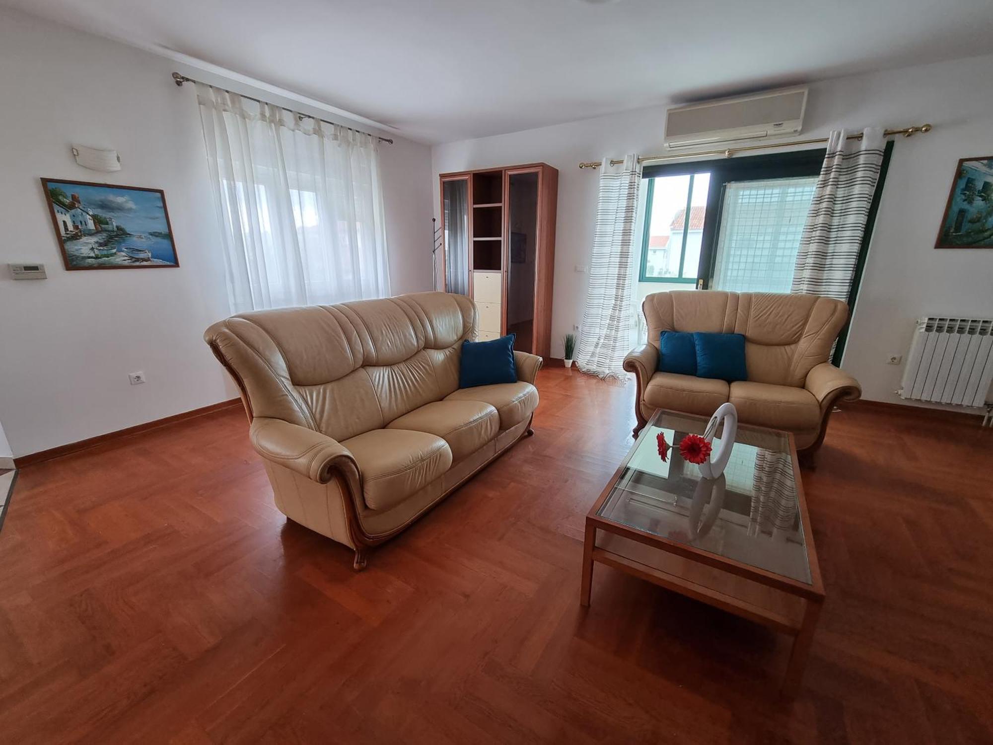 The Florens Residence Near The Beach With The Pool, Bbq And Kids Playground, Zadar Diklo Cameră foto